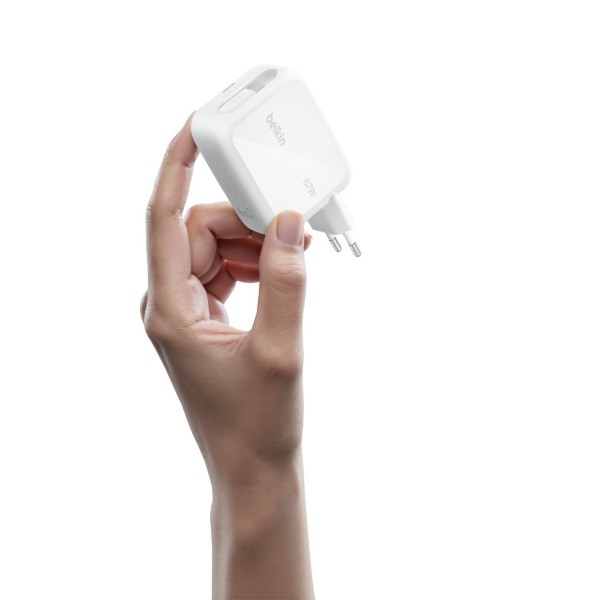 Фото - Мережевий зарядний пристрій Belkin 67Вт USB-C PD, PPS вбудований кабель USB-C White (WCH022KQWH)
