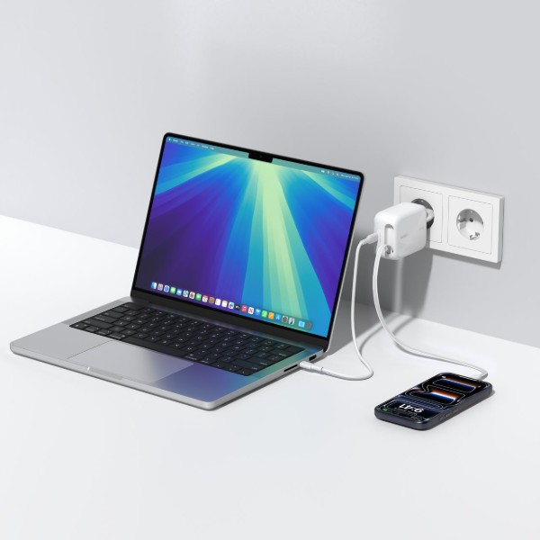 Фото - Мережевий зарядний пристрій Belkin 67Вт USB-C PD, PPS вбудований кабель USB-C White (WCH022KQWH)