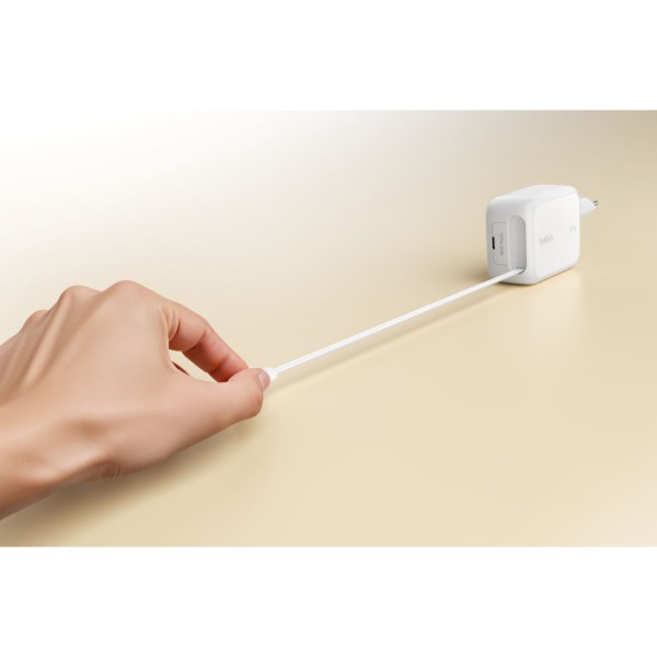 Фото - Мережевий зарядний пристрій Belkin 67Вт USB-C PD, PPS вбудований кабель USB-C White (WCH022KQWH)