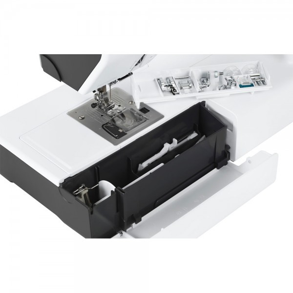 Фото - Швейно-вишивальна машина Bernina Bernette B 79