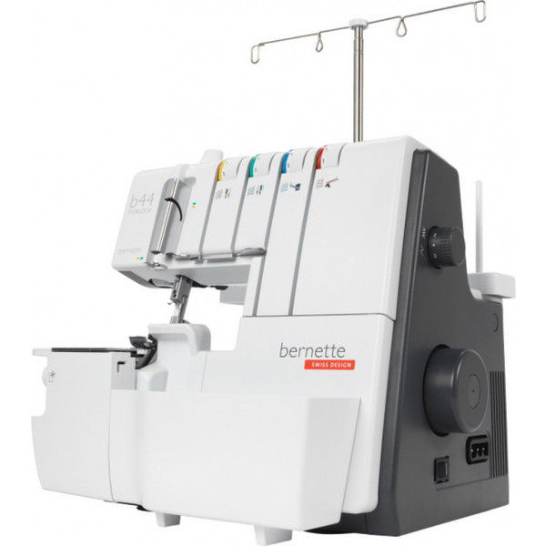 Фото - Оверлок Bernina Bernette FunLock B44