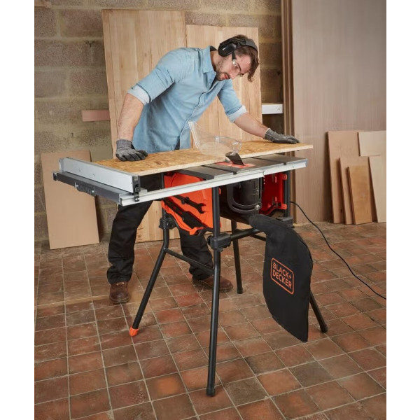 Фото - Циркулярна пила Black&Decker 1800 Вт (BES720)