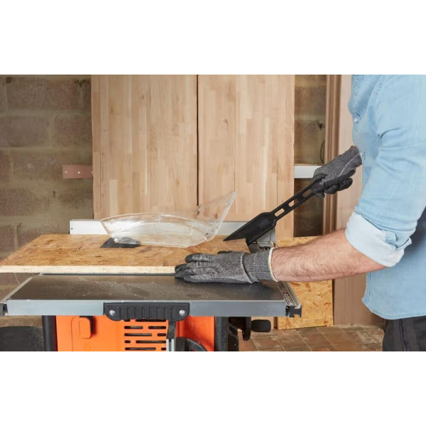 Фото - Циркулярна пила Black&Decker 1800 Вт (BES720)