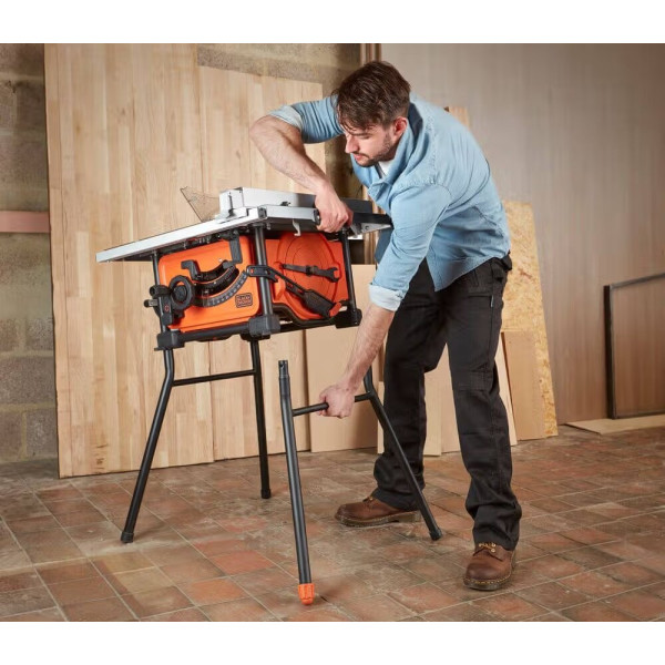 Фото - Циркулярна пила Black&Decker 1800 Вт (BES720)