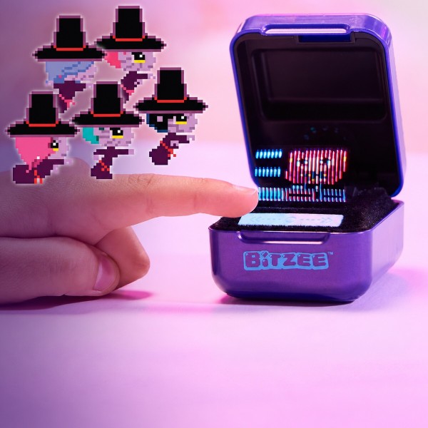 Фото - Інтерактивна іграшка BITZEE КЕЙПОП-МИСЛИВКИ НА ДЕМОНІВ (6079897)