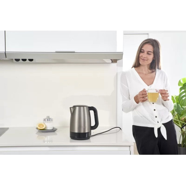 Фото - Электрический чайник Black&Decker BXKE2201E