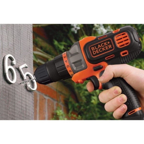 Фото - Шуруповерт Black&Decker MT218K