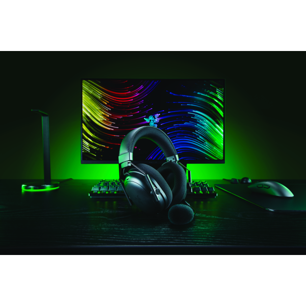 Фото - Гарнітура бездротова ігрова Razer Blackshark V3 PRO Wireless, Black (RZ04-05400100-R3M1)