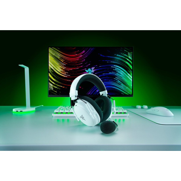 Фото - Гарнітура бездротова ігрова Razer Blackshark V3 PRO Wireless, White (RZ04-05400200-R3M1)