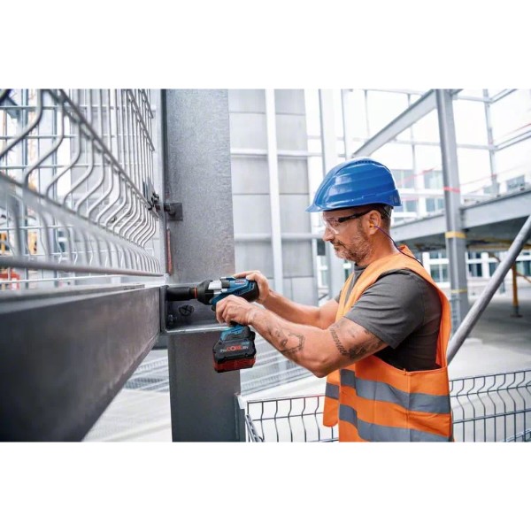 Фото - Гайковерт акумуляторний Bosch GDS 18V-1050 H 18В (0.601.9J8.500)