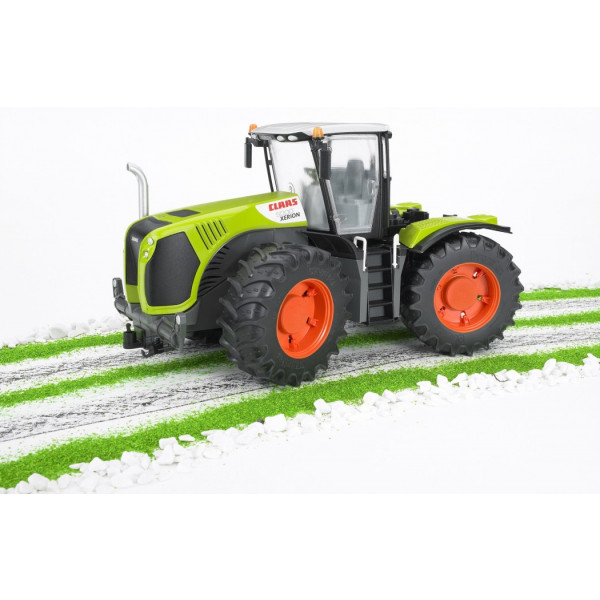 Фото - Наземна спецтехніка BRUDER Трактор Claas Xerion 5000 1:16 (03015)