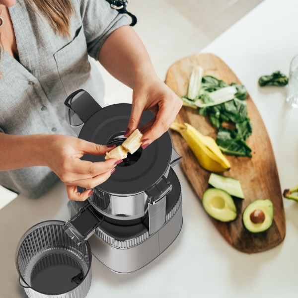 Фото - Соковитискач шнековий Black&Decker BXJE4800E