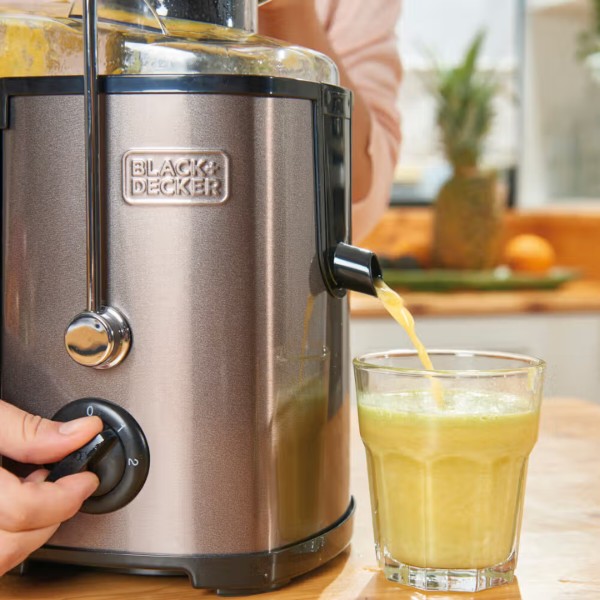 Фото - Соковитискач відцентровий Black&Decker BXJE600E