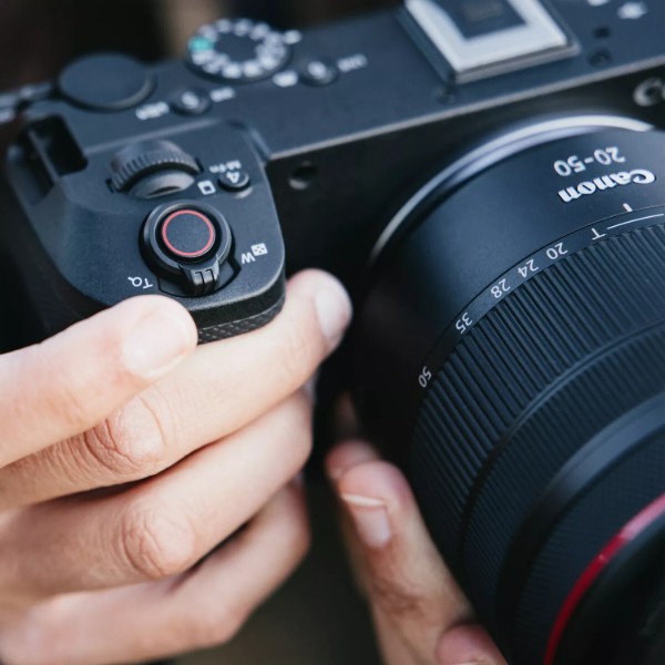 Фото - Фотокамера беззеркальная Canon EOS R6 V body (7250C020AA)
