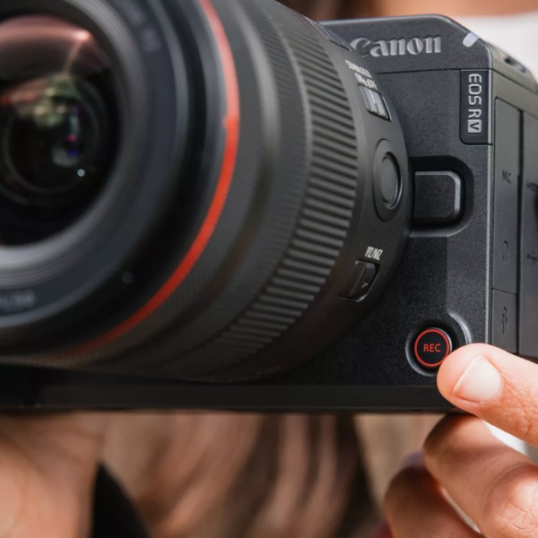 Фото - Фотокамера беззеркальная Canon EOS R6 V body (7250C020AA)
