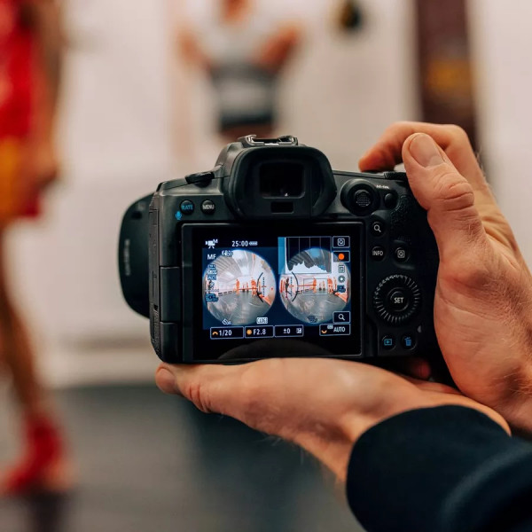 Фото - Об'єктив до фотокамери Canon RF 5.2mm f/2.8 Dual Fisheye (5554C005)