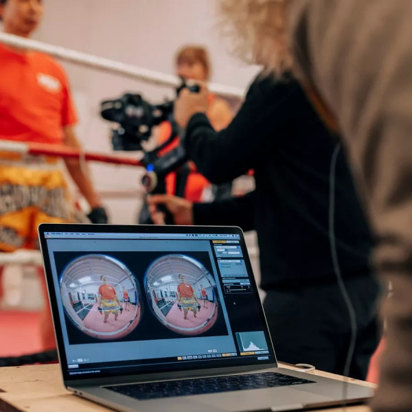 Фото - Об'єктив до фотокамери Canon RF 5.2mm f/2.8 Dual Fisheye (5554C005)