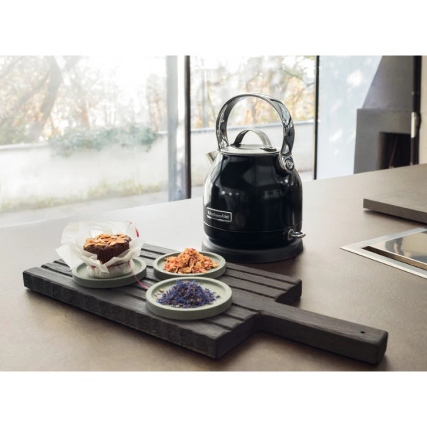 Фото - Электрический чайник KitchenAid Classik (5KEK1222EOB)