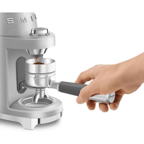 Фото - Кавомолка Smeg CGF02SSEU