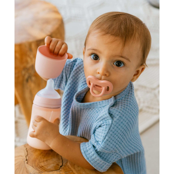 Фото - Пляшка для годування Suavinex 240 мл фізіологічна соска повільний потік Colour Essence світло-рожева (308654)