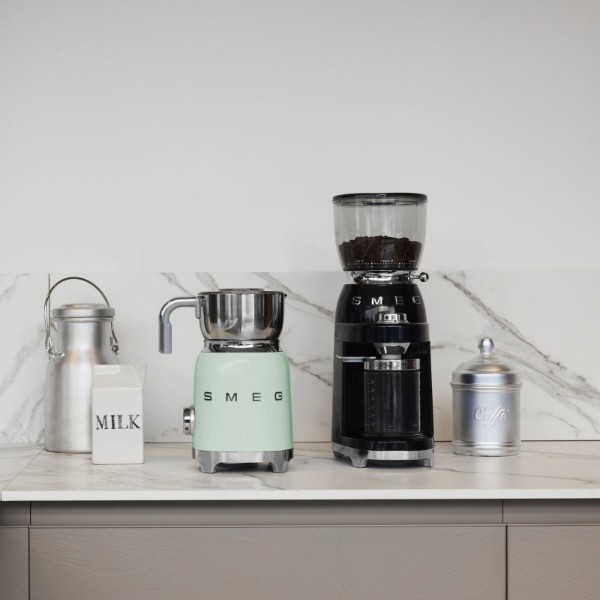 Фото - Модуль для збивання молока Smeg MFF01PGEU