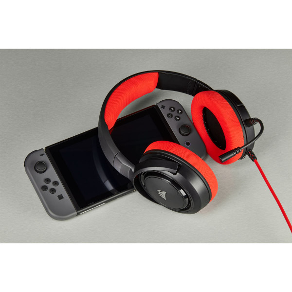 Фото - Гарнитура проводная игровая Corsair HS35 Red (CA-9011198-EU)