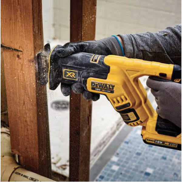 Фото - Пила шабельна DeWALT 18В XR Li-lon (DCS367P2)