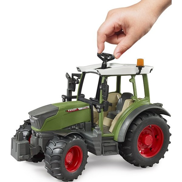 Фото - Наземная строительная техника BRUDER Трактор Fendt Vario 211 (02180)
