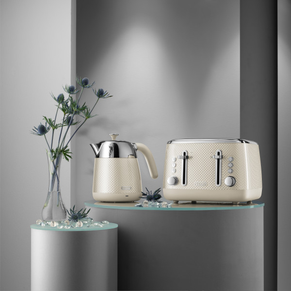 Фото - Электрический чайник Delonghi KBL 2001 W