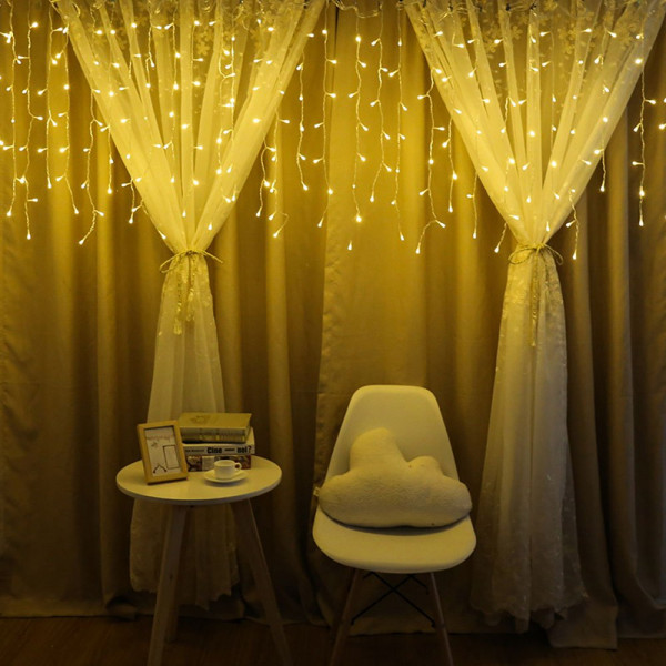 Фото - Гирлянда-штора Colorway Бахрома 3мx0.6м 100Led IP20 (CW-GF-100L36VWW)