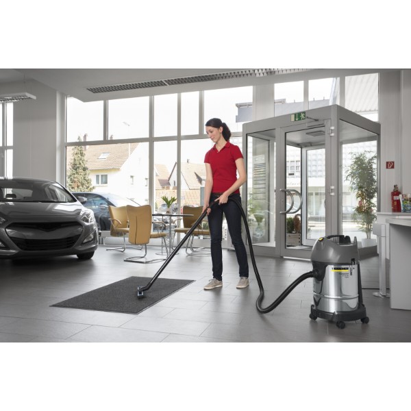Фото - Пылесос для сухой уборки без мешка Karcher NT 30/1 Me Classic (1.428-568.0)
