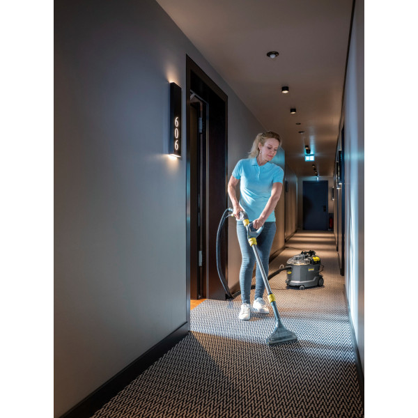 Фото - Пилосос миючий з контейнером Karcher Puzzi 8/1 Adv (1.100-241.0)