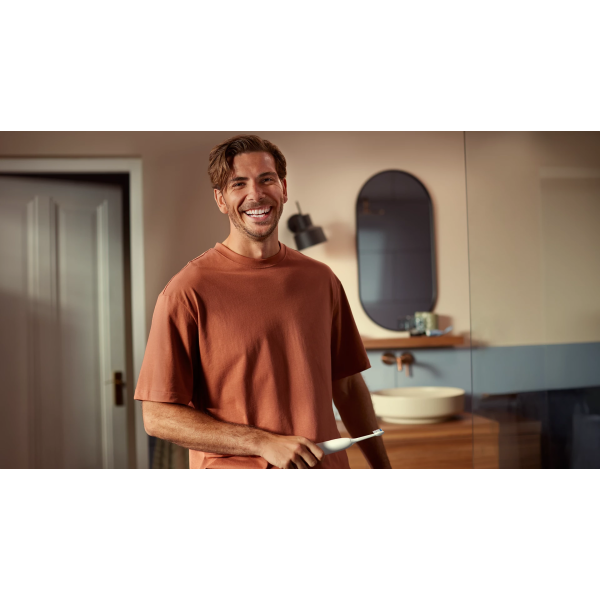 Фото - Уценка - Зубная щетка электрическая Philips HX7108/01 серии 5300