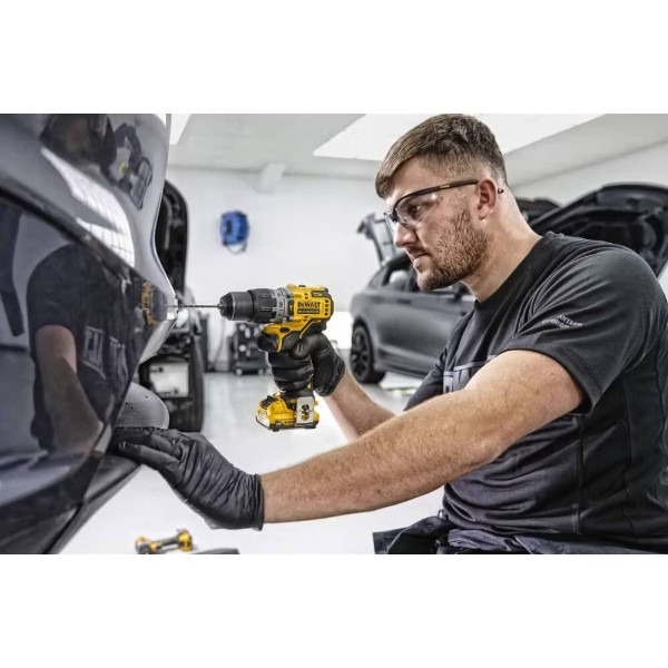 Фото - Дриль-шуруповерт DeWALT DCD706D2