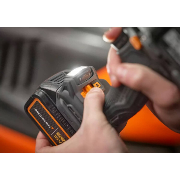 Фото - Дриль-шуруповерт DeWALT DCD85MM2T
