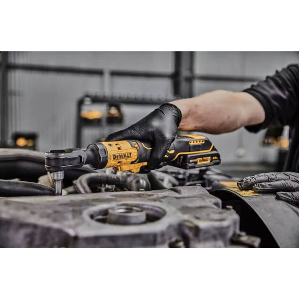 Фото - Ключ-трещетка DeWALT DCF512N