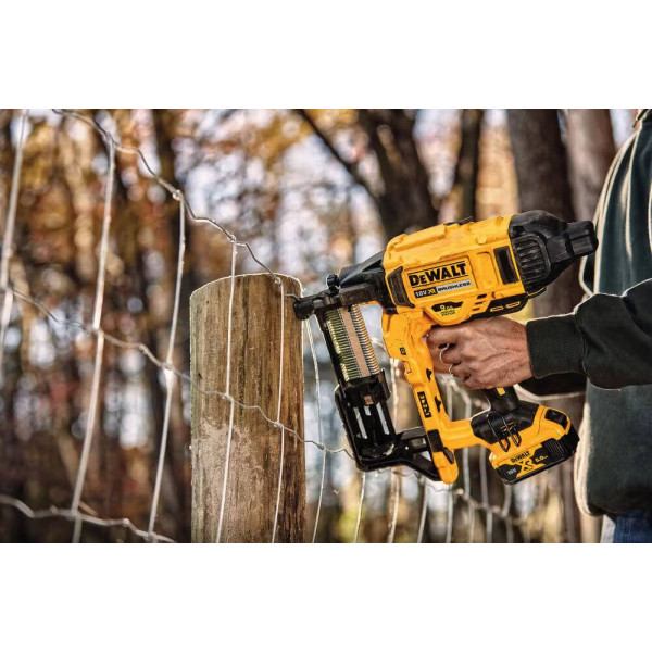 Фото - Степлер DeWALT 18В XR Li-Ion (DCFS950N)