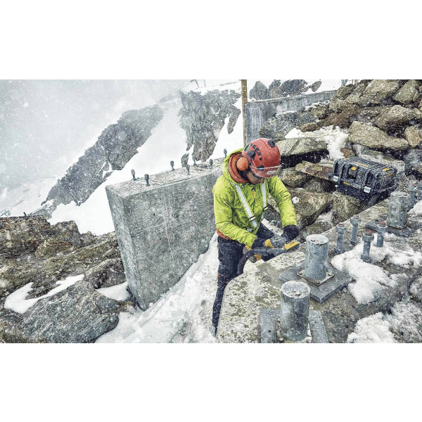 Фото - Болгарка DeWALT XR FLEXVOLT 54 B (DCG418T2)