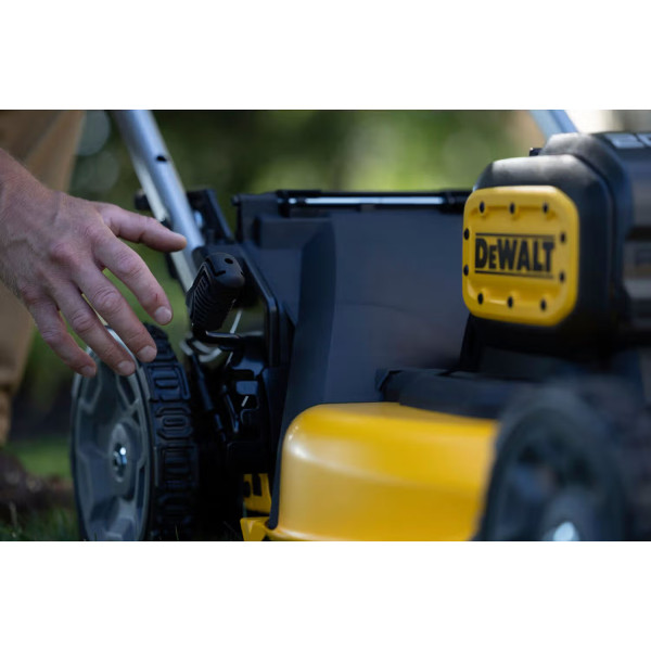 Фото - Газонокосарка акумуляторна DeWALT DCMWSP156N