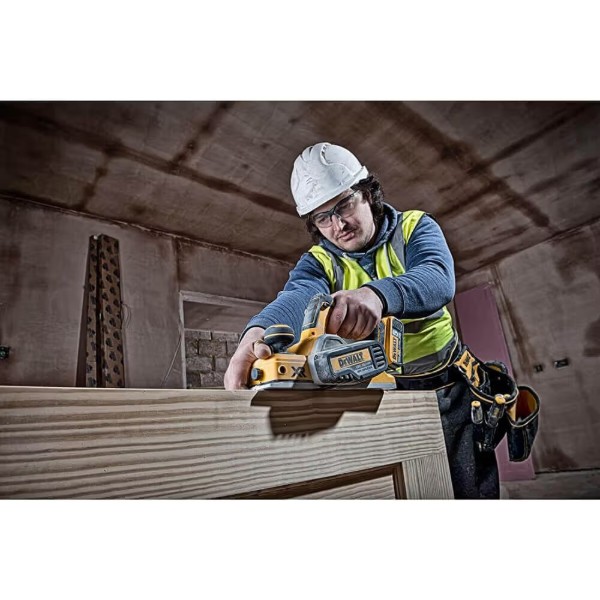 Фото - Електрорубанок DeWALT DCP580N