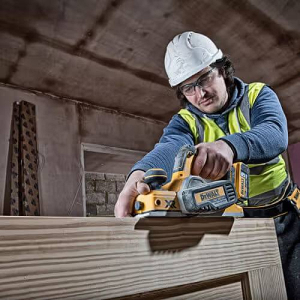 Фото - Електрорубанок DeWALT DCP580P2