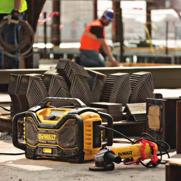 Фото - З/П до акумуляторної батареї для електроінструментів DeWALT радіоприймач DAB +FM (DCR027)