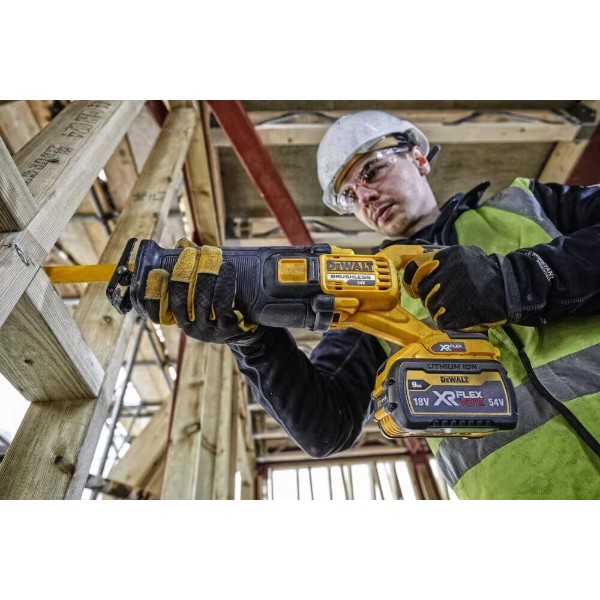 Фото - Пила шабельна DeWALT 54В XR FLEXVOLT Li-lon (DCS389N)