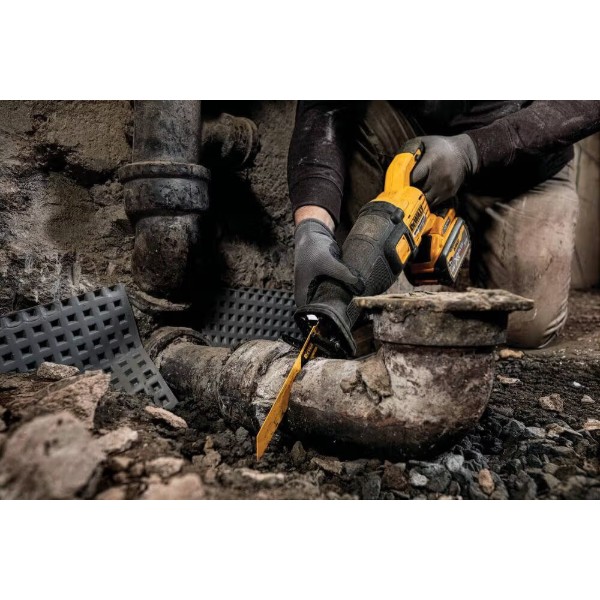 Фото - Пила шабельна DeWALT 54В XR FLEXVOLT Li-lon (DCS389N)
