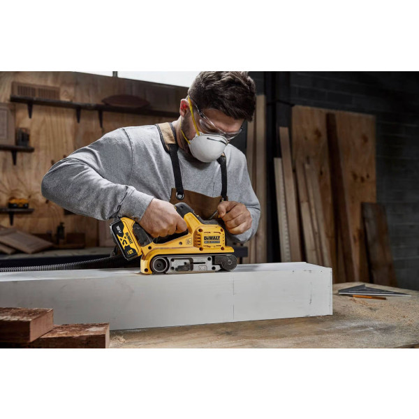 Фото - Ленточная шлиф. машина DeWALT XR Li-Ion 18 В 5 Аг (DCW220P2)