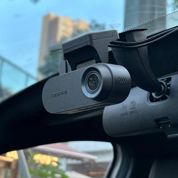 Фото - Відеореєстратор DDPai Dashcam N2
