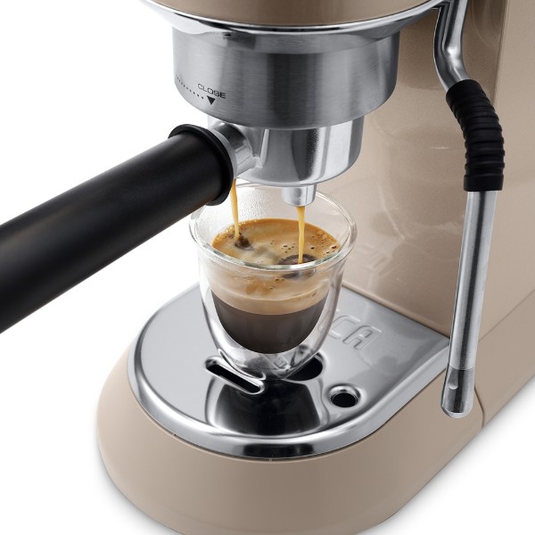 Фото - Кавоварка ріжкова Delonghi EC 885 BG