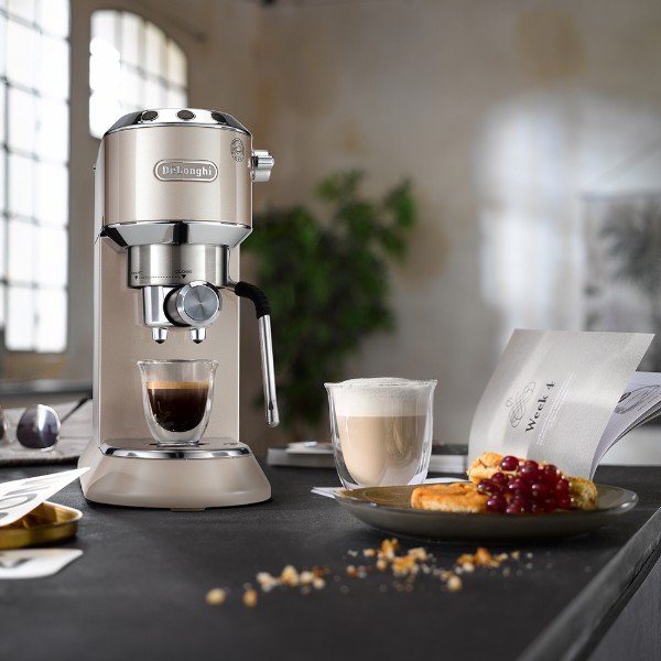 Фото - Кавоварка ріжкова Delonghi EC 885 BG