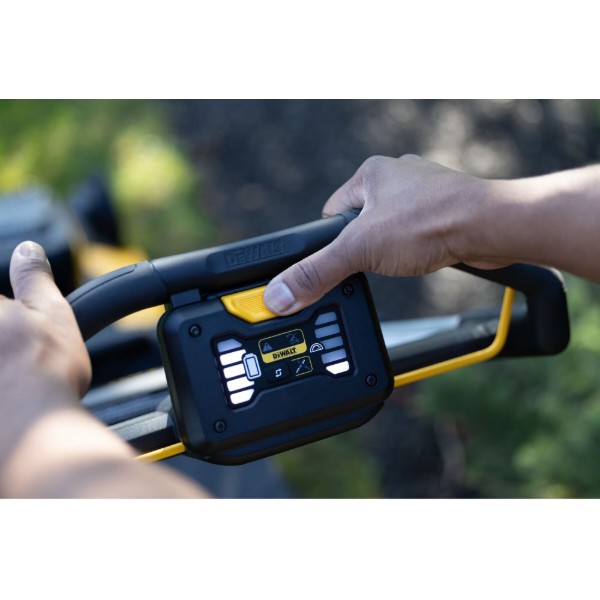 Фото - Газонокосарка акумуляторна DeWALT DCMWP134KIT