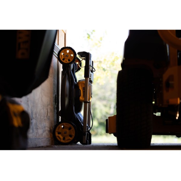 Фото - Газонокосарка акумуляторна DeWALT DCMWP500KIT